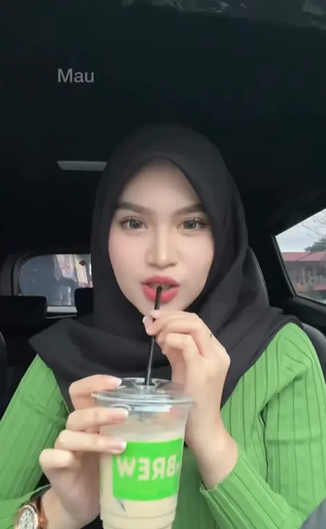 Kafein dalam Kopi vs Teh: Mana yang Lebih Baik untuk Produktivitasmu?